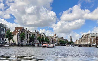 Navigating the Amsterdam canals with an Eco Boat