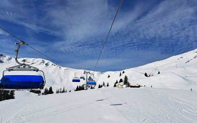 Winter sports by train to the tranquil Adelboden-Lenk