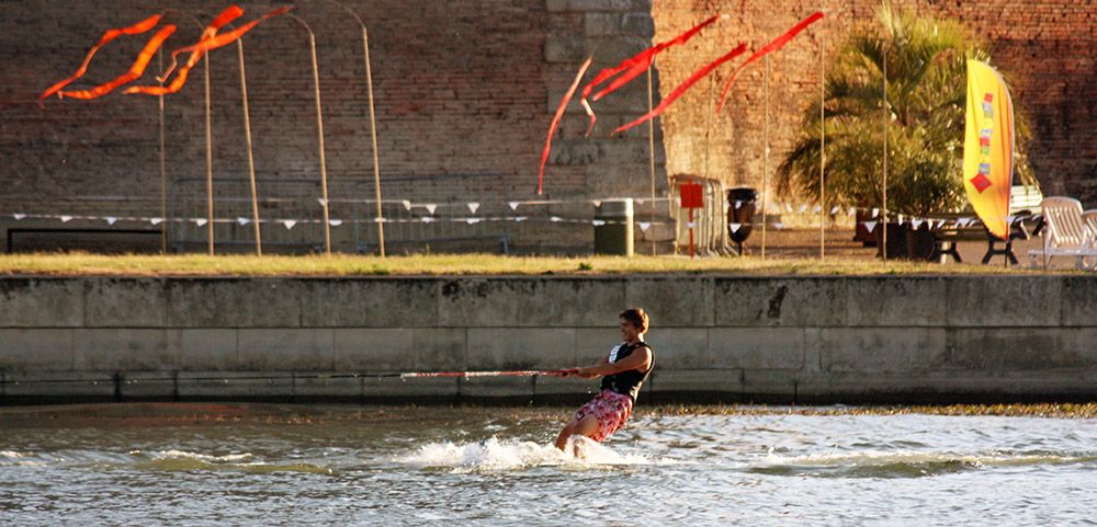 waterskiing